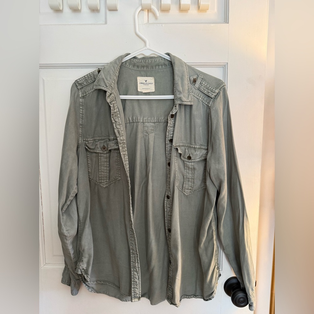 American Eagle Outfitters Olive Button-Up Shirt/Jacket